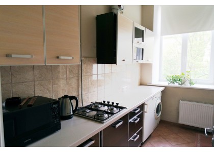 IŠNUOMOJAMAS 3 KAMBARIŲ BUTAS ŠVENČIONIŲ G., SENAMIESTYJE