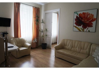 IŠNUOMOJAMAS 3 KAMBARIŲ BUTAS ŠVENČIONIŲ G., SENAMIESTYJE