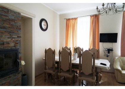 IŠNUOMOJAMAS 3 KAMBARIŲ BUTAS ŠVENČIONIŲ G., SENAMIESTYJE